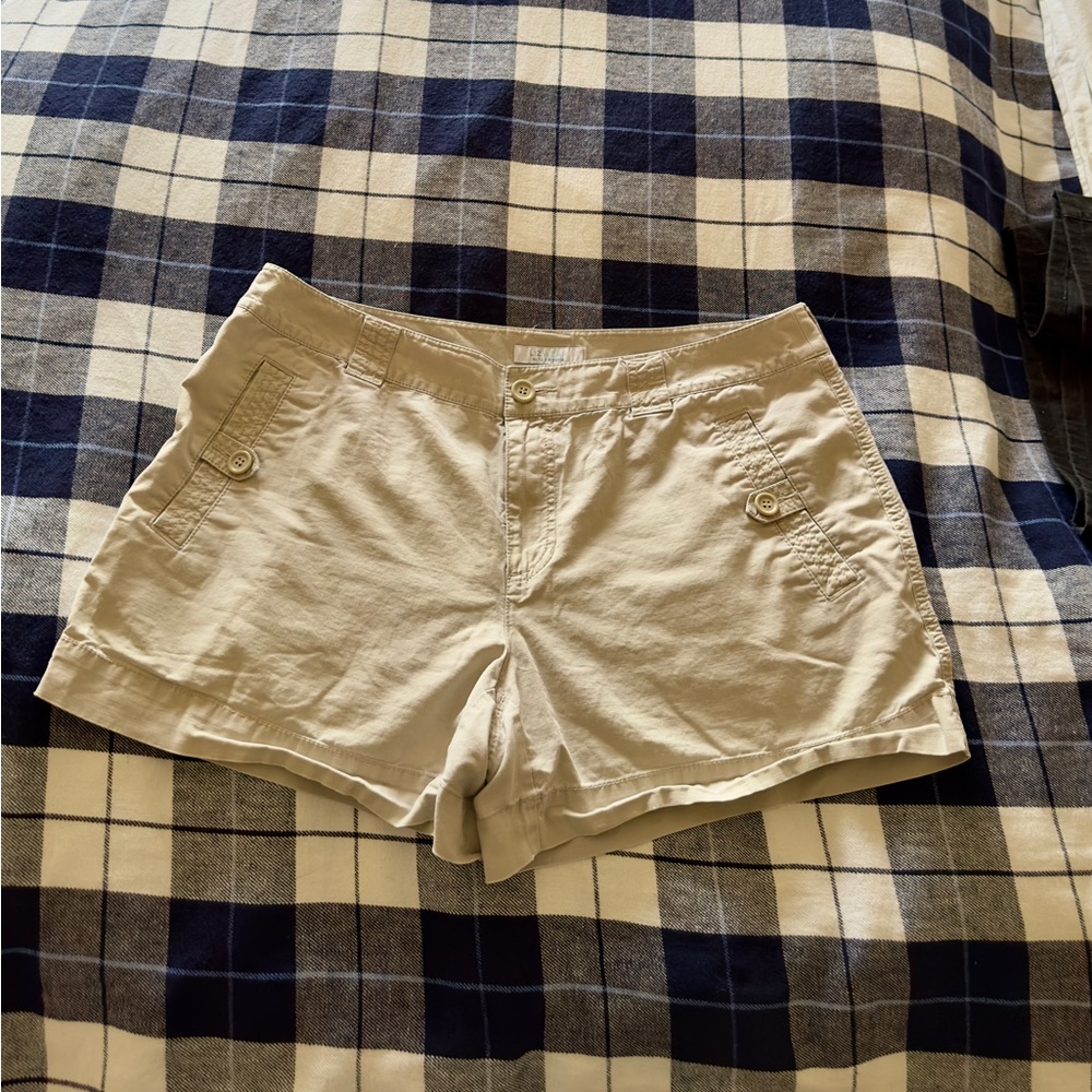 🍍 Liz wear by Liz Claiborne beige khaki shorts🍍